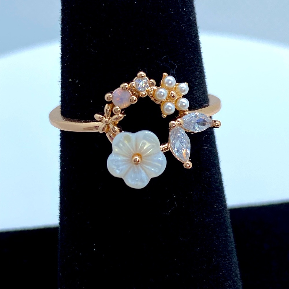 Swarovski Elements 14K Gold Plat Adjustable Ring - Picture 1 of 3